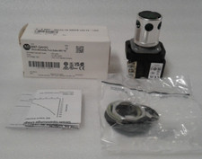Allen Bradley 800T-QAH2G Series U Green Momentary Push Button -  Illuminated LED