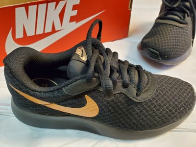 nike tanjun womens black and bronze