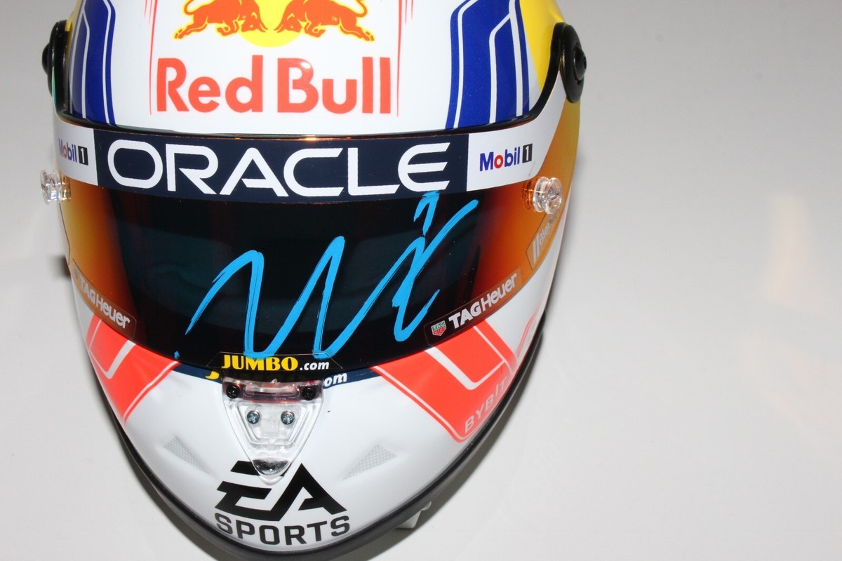MAX VERSTAPPEN SIGNED RED BULL RACING F1 1:2 HELMET JAPAN