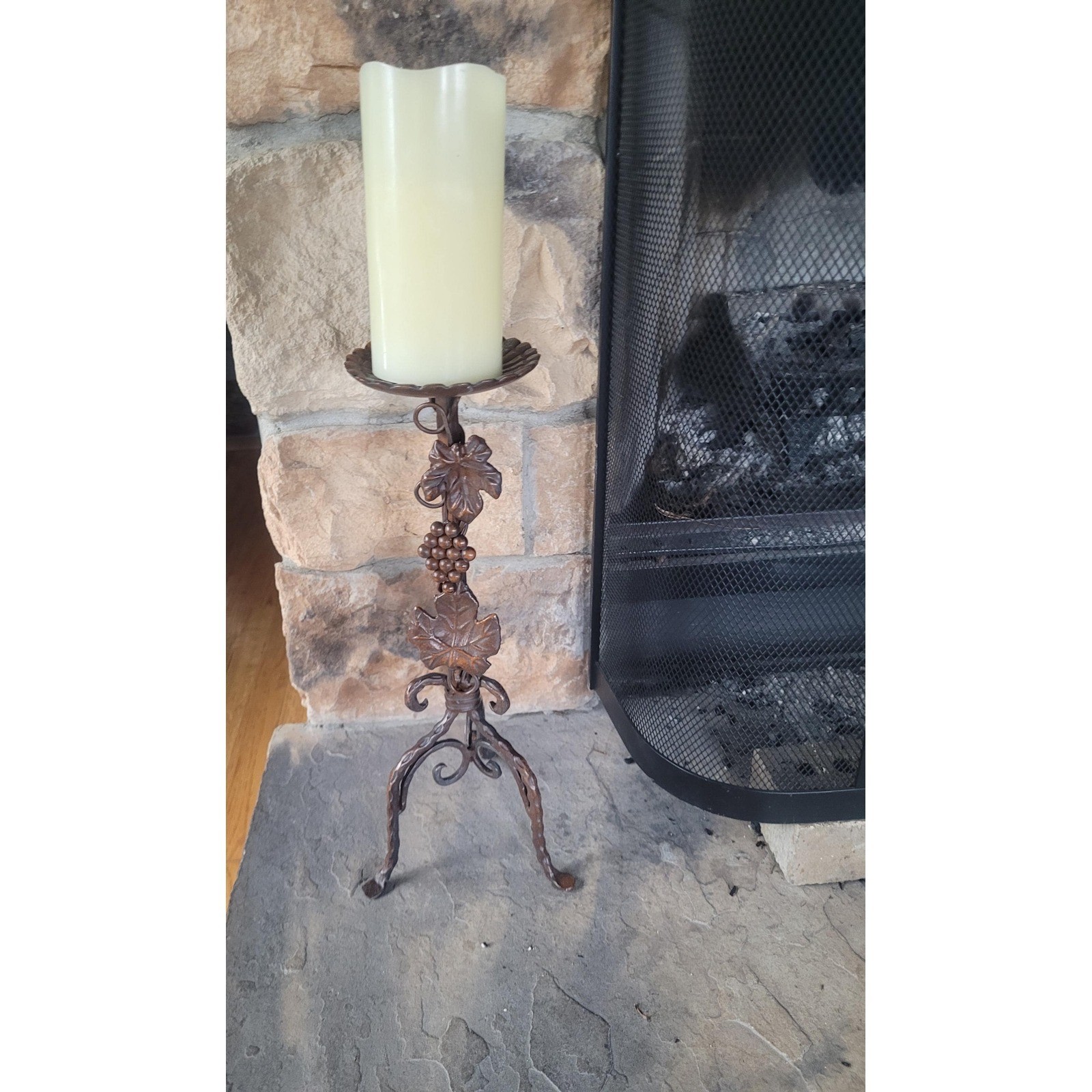 15" Tall Vineyard Farmhouse Pillar