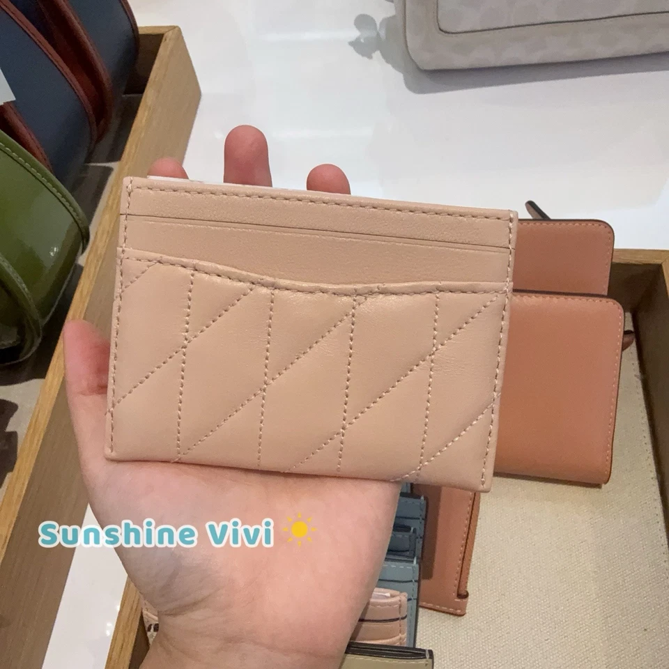 NUEVO CON ETIQUETAS COACH Logo C Acolchado Cuero Estuche Plano para Tarjetas CM434 Color Crema Foto 3 de 3