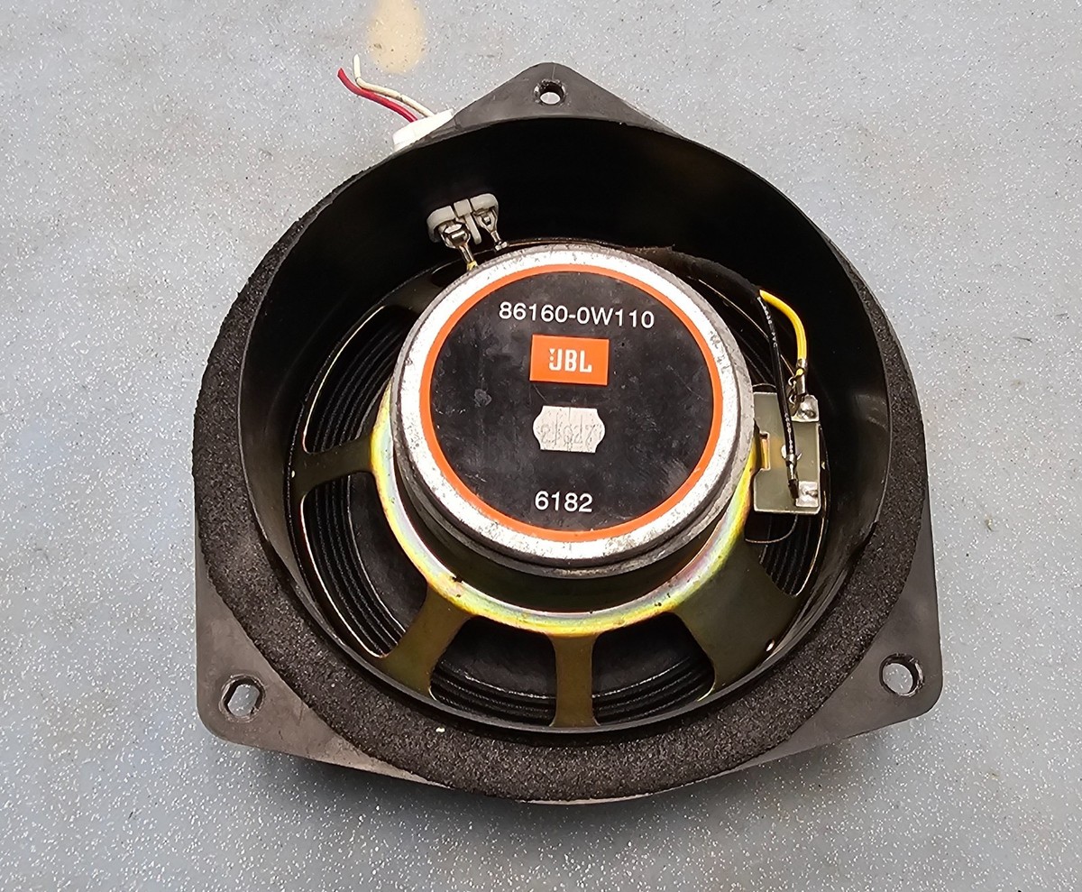 2001-2007 Toyota Highlander Front Door Speaker 861600W110 Genuine