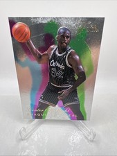 1994-95 Flair - Center Spotlight Shaquille O'Neal #4