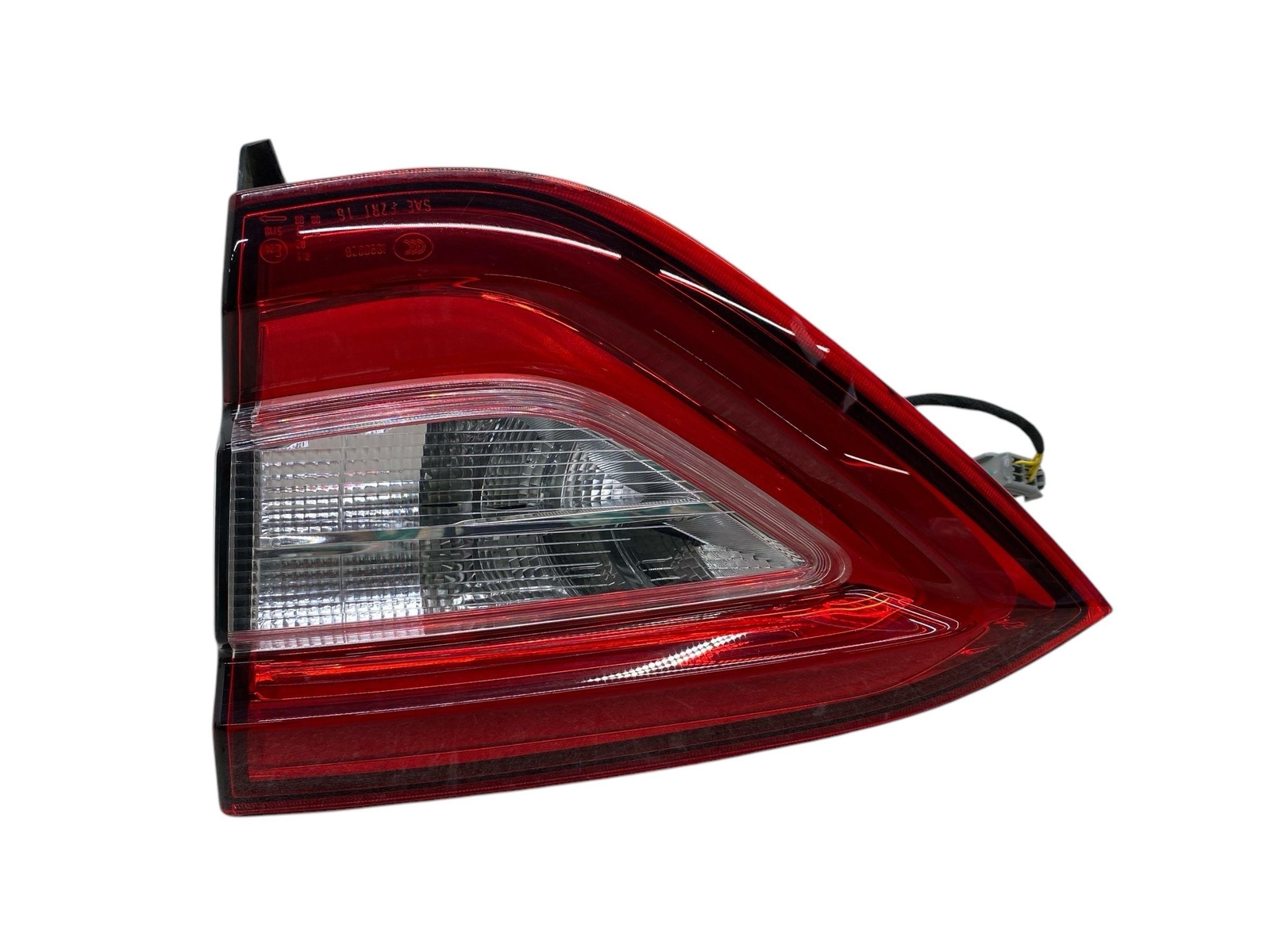 2017-2020 MASERATI LEVANTE RIGHT REAR LIFTGATE MOUNTED BRAKE LIGHT TAIL LAMP OEM