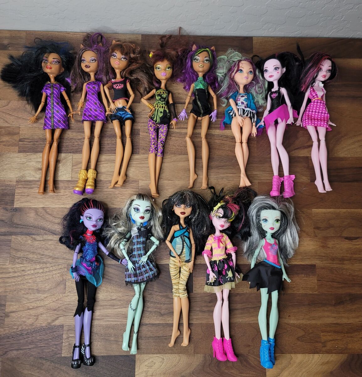 Lote de 13 bonecas Monster High