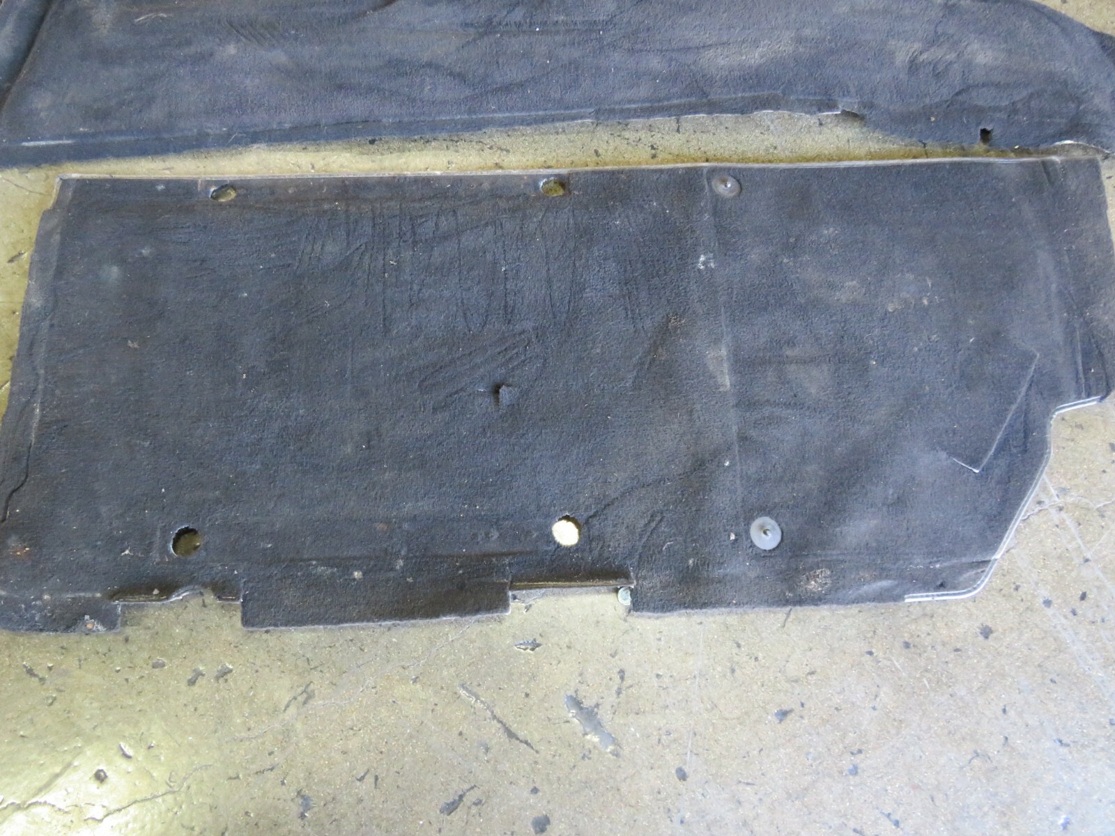 Lamborghini Gallardo Spyder, Front Carpet Set, Missing Two Sections, Black, Used
