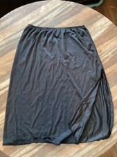 Women  s Vassarette Half Slip Black Sz Large.  06