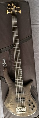 Clover BassTard 5 Bass, Carbonhals