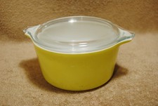 Vintage Yellow Pyrex Bowl with Lid Ovenware 1qt No. 473 Made in USA