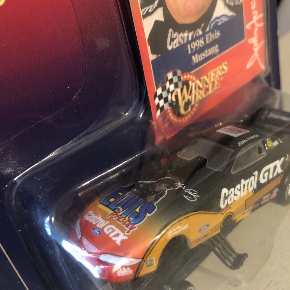 John Force Winners Circle Castrol GTX 1998 Elvis Mustang 1/64 Foto 3 de 4