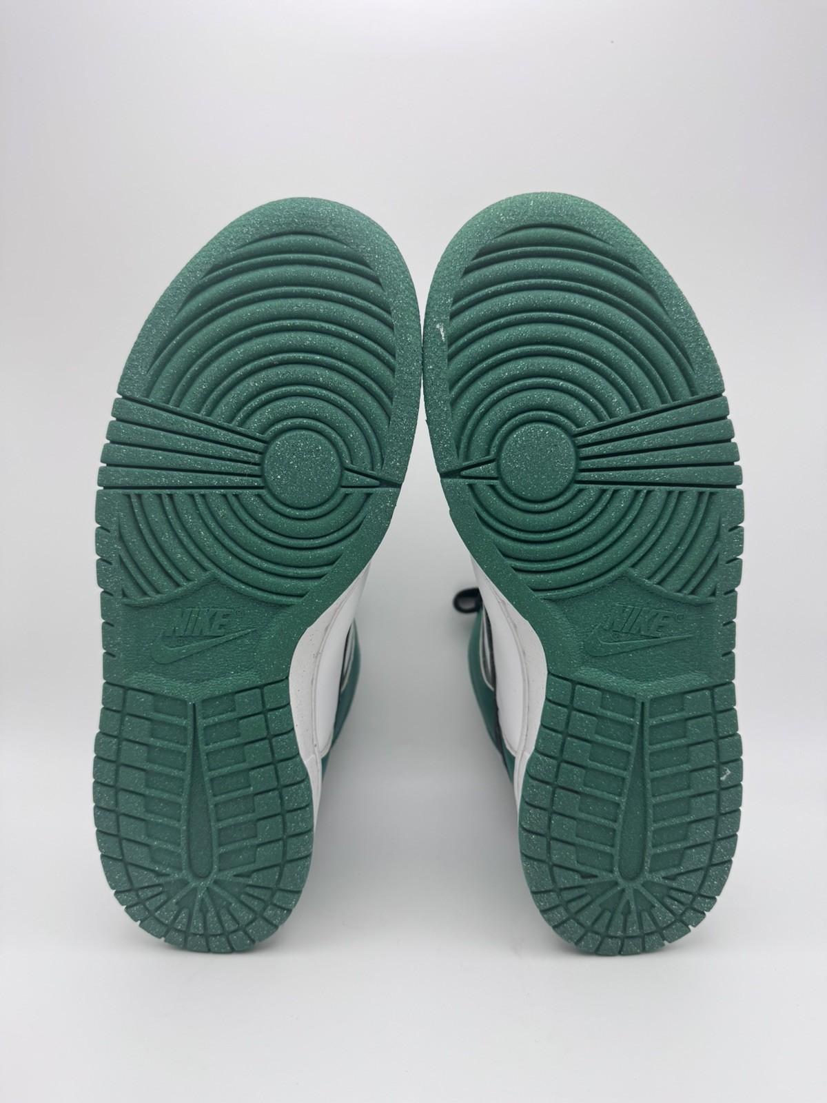 Nike Size UK 6 Dunk High GS Green White Black “Celtics” DR0527-300 image 2