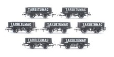 BACHMANN 'OO' GAUGE 37-036 RAKE OF 7 'TARBITUMAC' #285 PLANK WAGONS