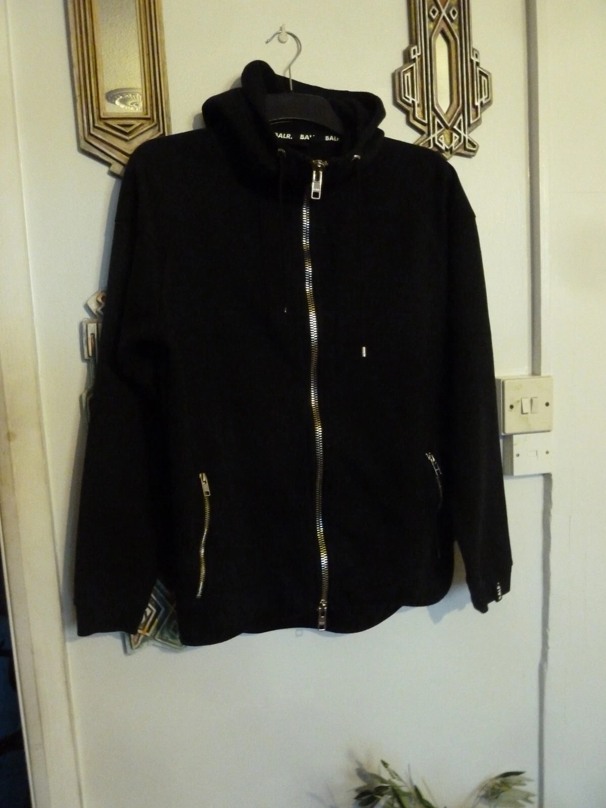 Picture 2 of 6