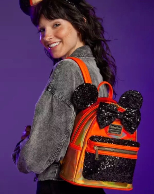 ☆Disney2023限定Loungefly Halloween Black SequinミニBackpack EXCLUSIVE DROP: Loungefly Halloween Minnie Mouse Spiderweb