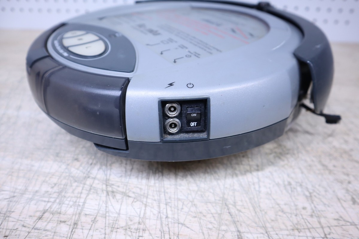 Nice Vintage Original HTF Used iRobot Roomba 2002 First Model