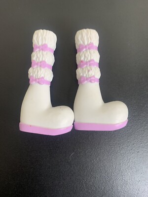 Bratz Puppe Winter Wonderland Schneestiefel weiß lila