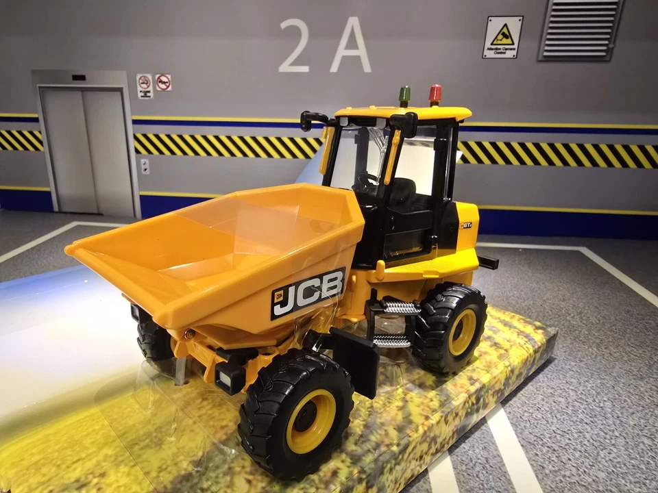 1:32 JCB 6T 6T-2 Dumper Cabbed Swivel Tip Scale Britains Farm Model 43255 Dump - Image 4 of 4