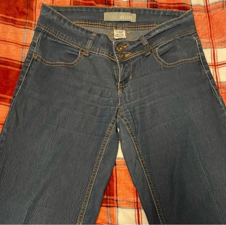 Jeans de tiro bajo delias y2k / Boot Cut Flair Jeans lavado más oscuro. Foto 2 de 4