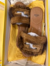 Sandali donna Fendi in pelle marrone con logo in pelliccia misura 36
