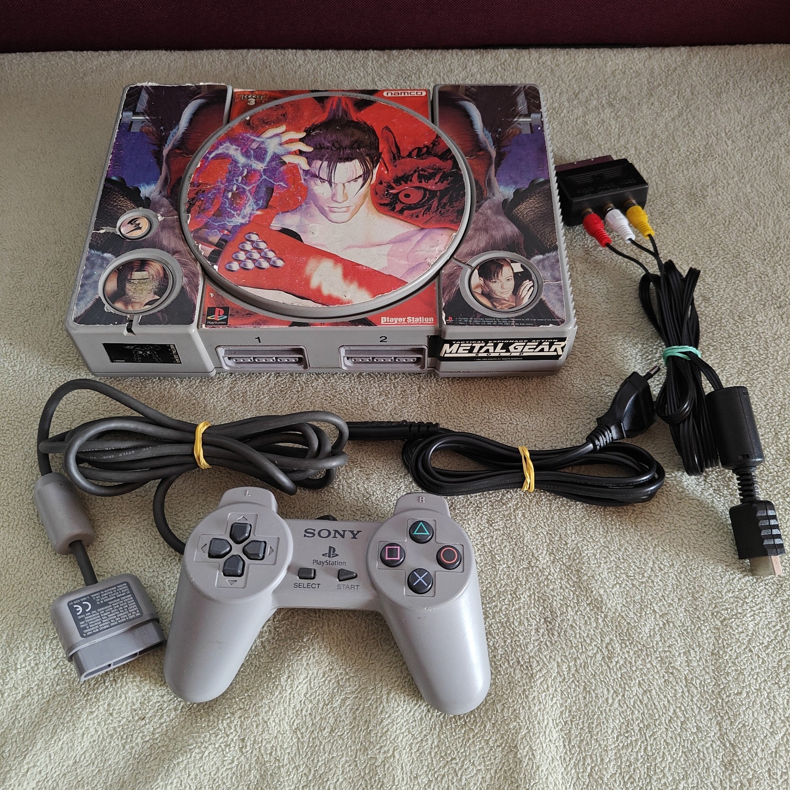 Console Sony PlayStation 1 - avec Manette d'origine Câbles Grise - PS1 SCPH-1002