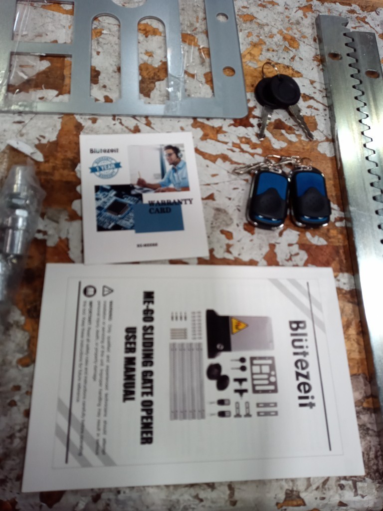 Blütezeit 5300lb Automatic Gate Opener 1.6HP w/ IR Sensor & Steel Racks-Used