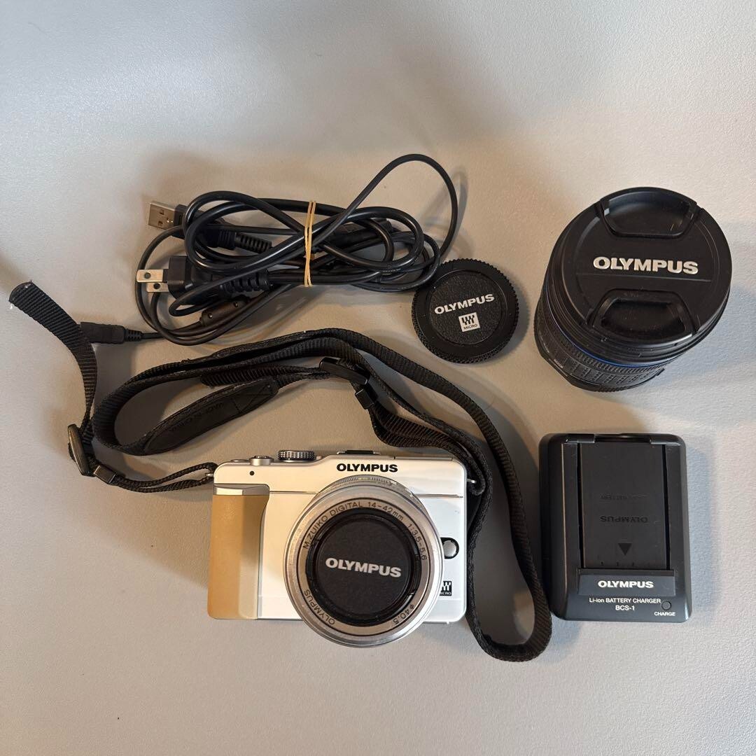 OLYMPUS PEN Lite E-PL1 White Double Zoom Kit Digital