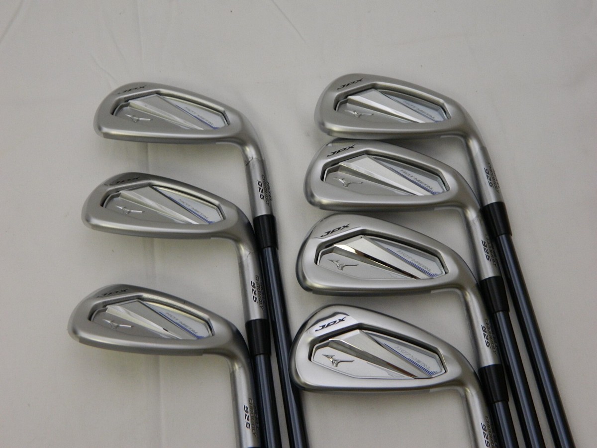 Mizuno JPX 925 Hot Metal iron set 5-GW irons UST Recoil Dart F3