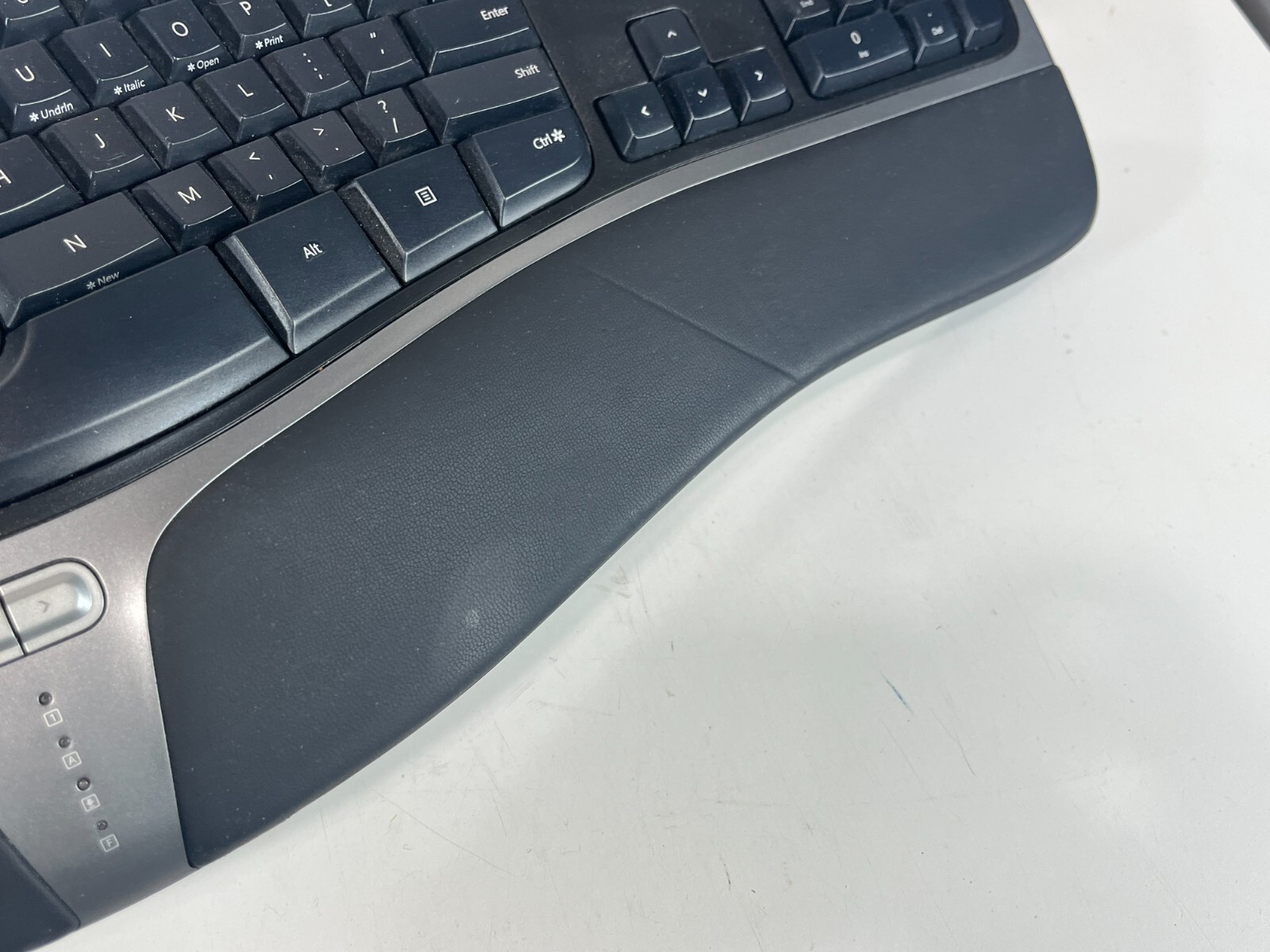 Microsoft Natural Ergonomic 4000 v1.0 Keyboard with Lift Stand Tested Works