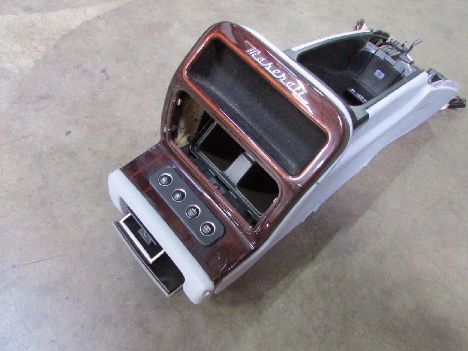 Maserati Quattroporte, Front Center Console, Light Grey, Used, P/N 981342001