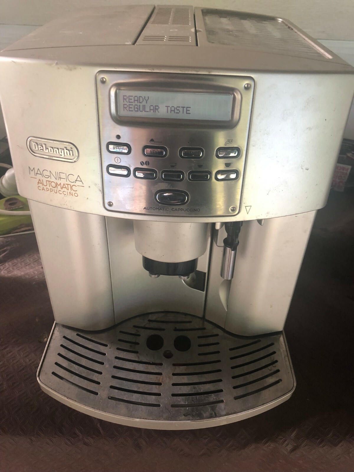 DeLonghi ESAM3500 14 Cups Espresso 