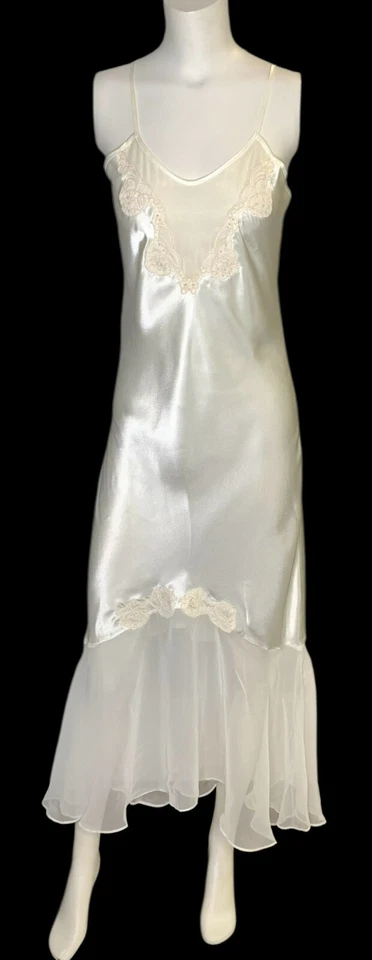 Camisola vintage Victoria's Secret etiqueta dourada cetim renda slip p marfim chiffon - Imagem 2 de 4