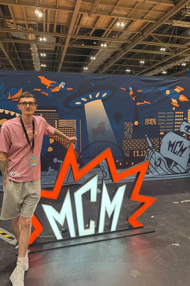 Live from MCM Comic Con... Huge Show!!