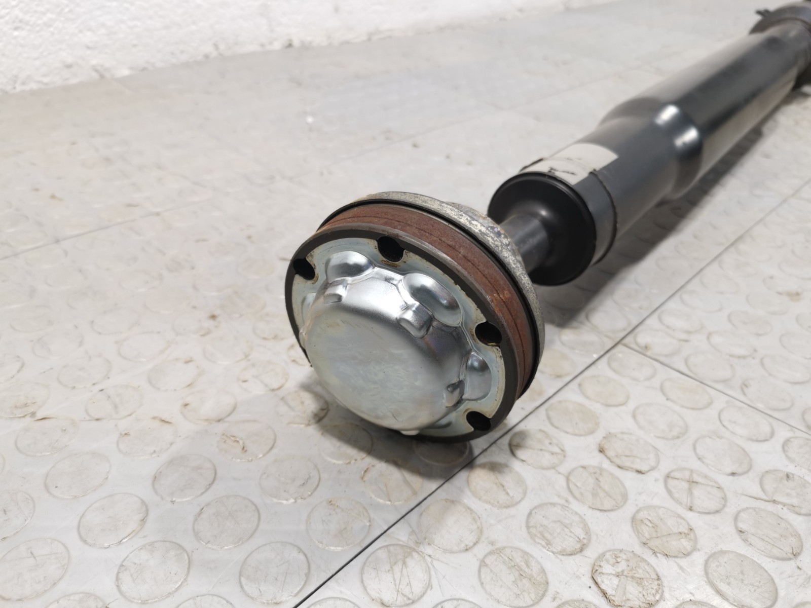Maserati Levante 3.0L AWD 2017 Rear Driveshaft Propeller Shaft 670035048 OEM