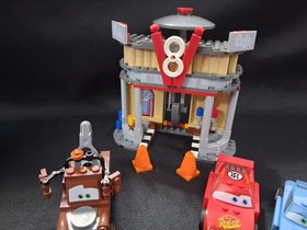 Used LEGO Cars 2 Flo's V8 Caf&eacute; 8487 Complete Set 517pcs w/ Box 100% complete