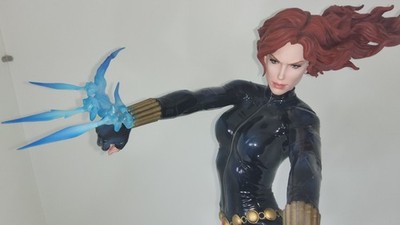 Sideshow Black Widow Premium Format  Top Zustand