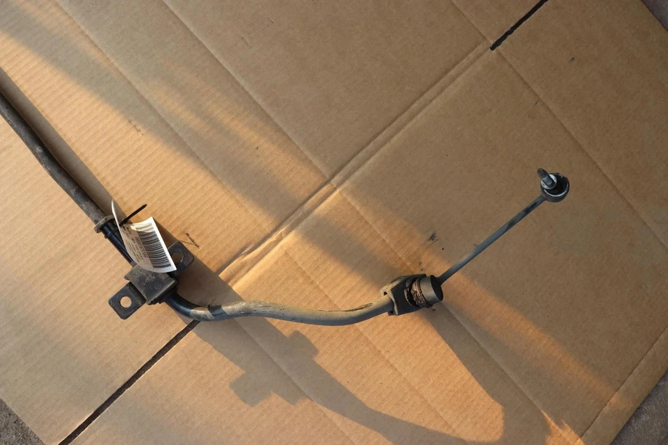 Barra estabilizadora trasera estabilizadora trasera Jaguar XJ 2010-2012 con eslabones OEM Foto 2 de 4