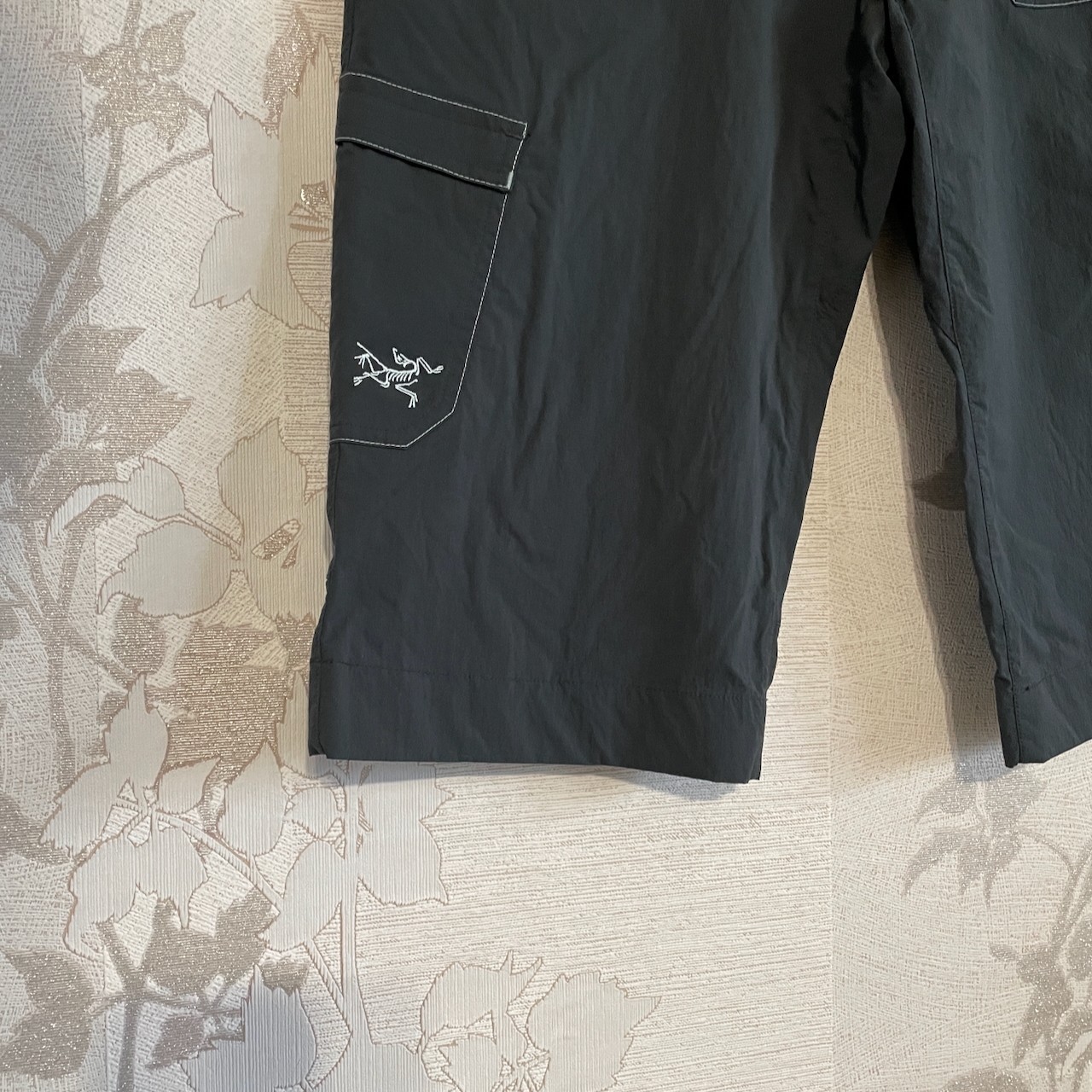 Arc’teryx Women’s Shorts – Size L gray thumbnail 4