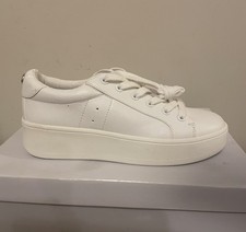 Steve Madden Women's Bertie White Lace-Up Sneakers  SZ 5 White  NEW