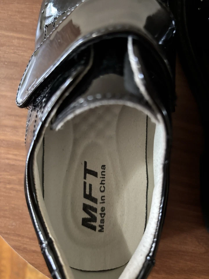 Elegant Black Boys Patent Leather shoes with Strap Closure Size 2 - Image 4 of 4