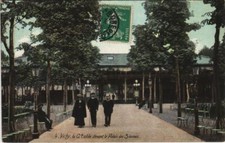 Old postcard Vichy Grande Allee in front of the Palais des Sources (1157654)