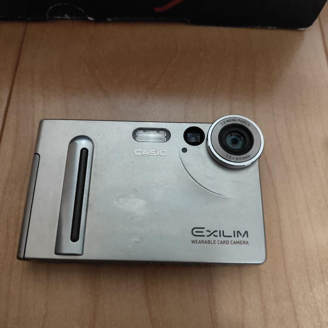 CASIO EXILIM CARD EX-S2 シルバー Casio Exilim 2MP Ultra Slim Digital Camera (EX-S2