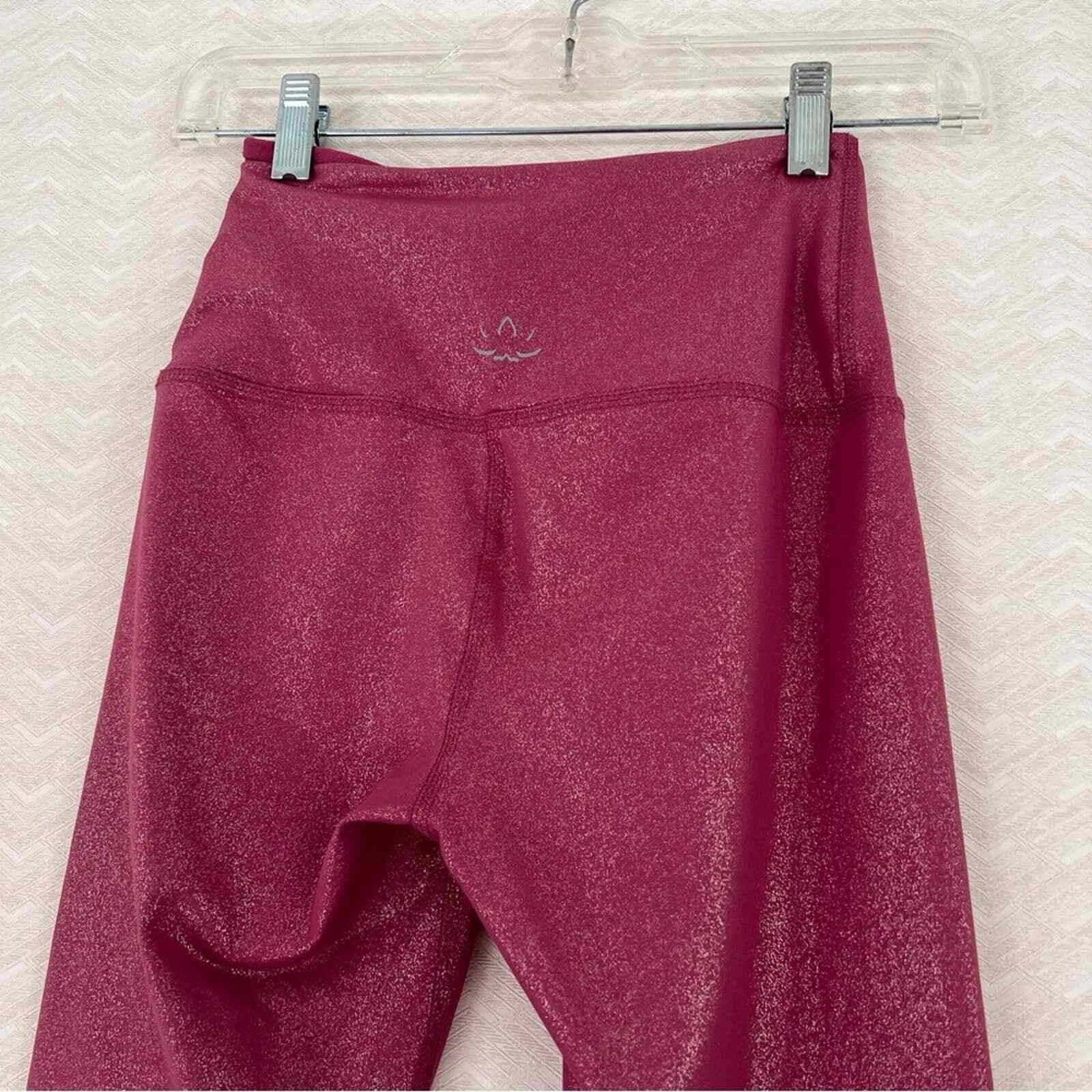 beyond-yoga twinkle high waisted midi leggings