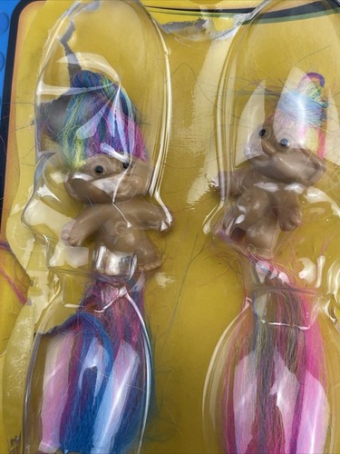 UNIQUE PARTY FAVORS in Package 4 Troll Pencil Toppers Rainbow Hair 1.5" - Picture 2 of 6