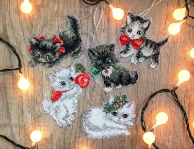 LetiStitch Counted Cross Stitch Kit Christmas Kittens Toys Leti987