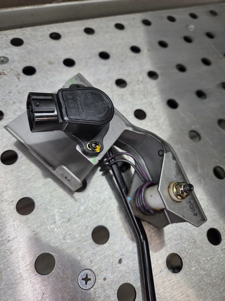 2003-2006 Infiniti G35 Sedan Gas Pedal Accelerator Travel Sensor OEM - Image 2 of 4