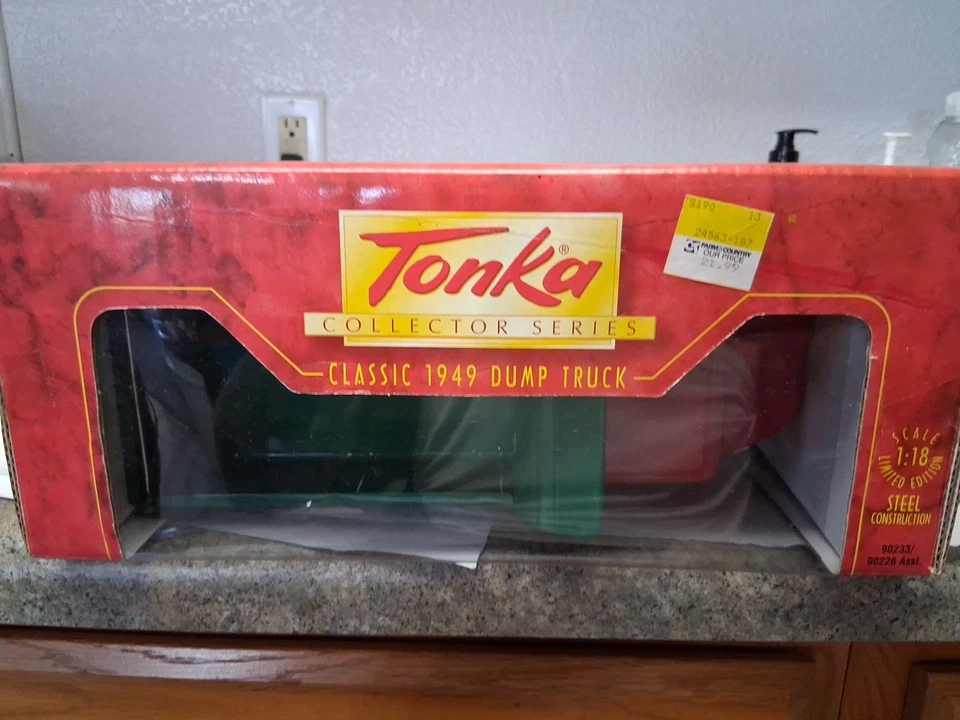 Caminhão basculante Tonka Collector Series clássico 1949 1:18 50º aniversário novo na caixa - Imagem 2 de 4