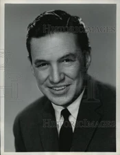 1963 Press Photo CBS News Correspondent Mike Wallace - mjx04699