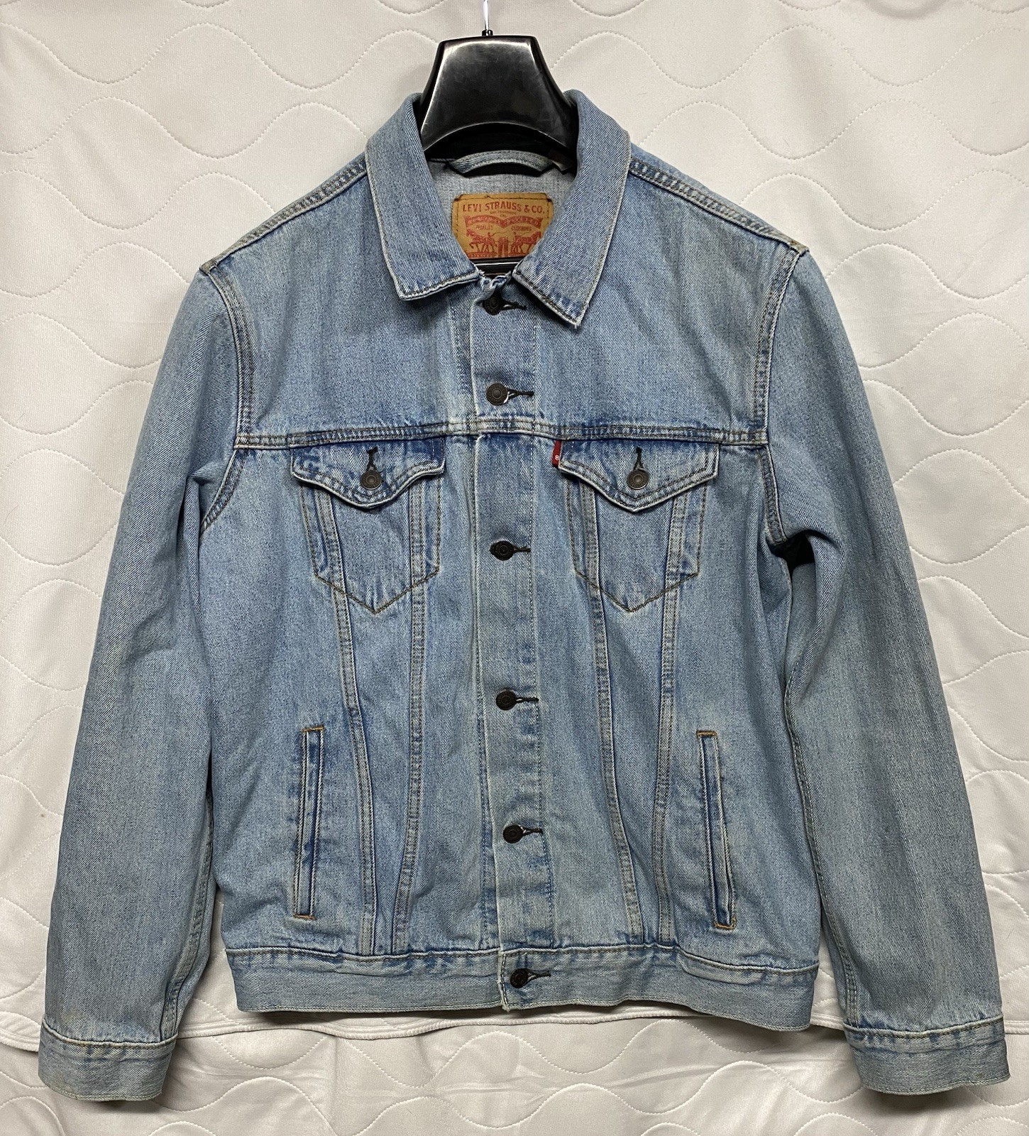 Levis Jacket Men’s Large Light Blue Wash Premium Denim Trucker Jean Jacket