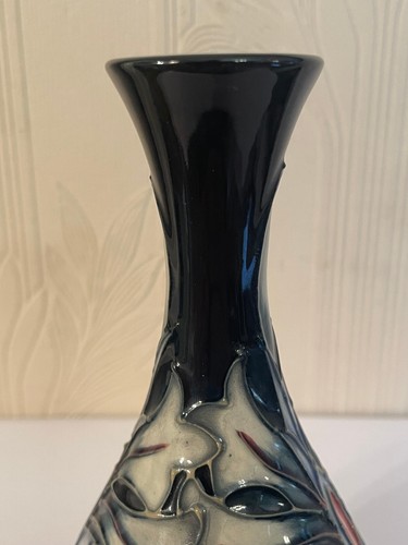 Jarrón Moorcroft diseño cabeza de serpiente 17 cm por Rachel Bishop línea plateada segundo - Imagen 5 de 14