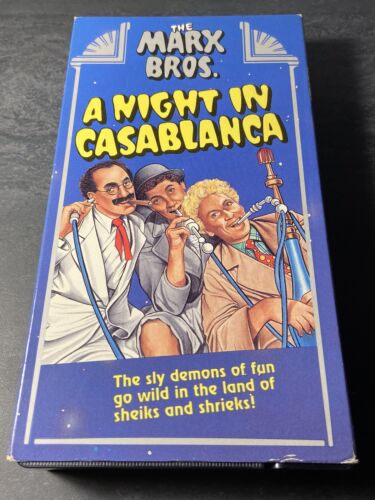 The Marx Brothers A Night In Casablanca VHS 1946 film noir et blanc 1990 - Photo 1/3